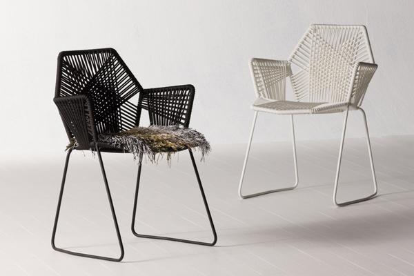 Sillas serie Tropicalia, de formas geométricas, Moroso, 2008