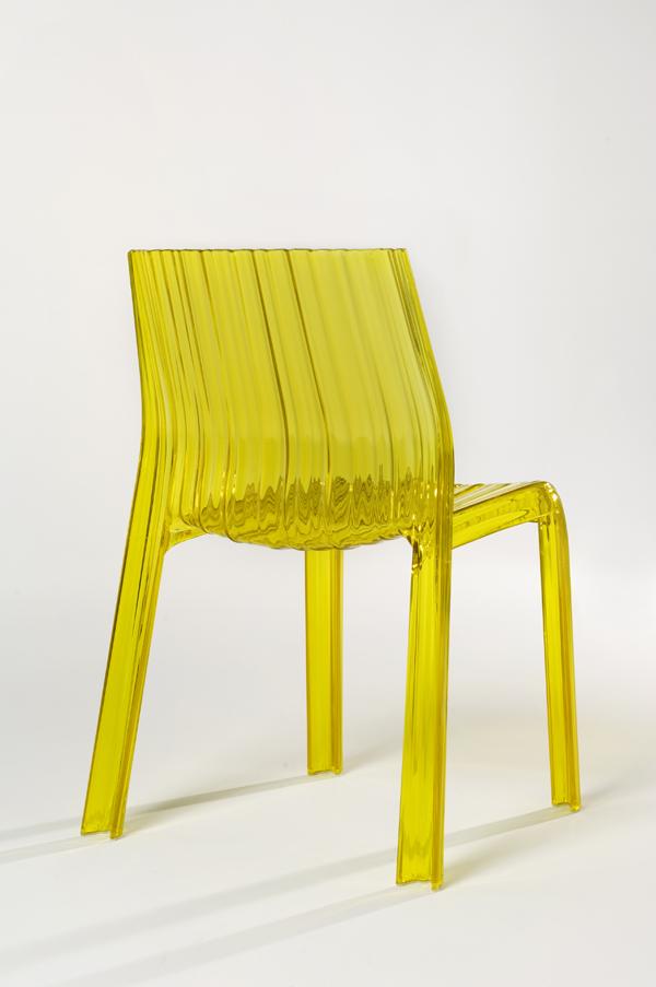Silla Frilly realizada en policarbonato transparente, Kartell, 2008.