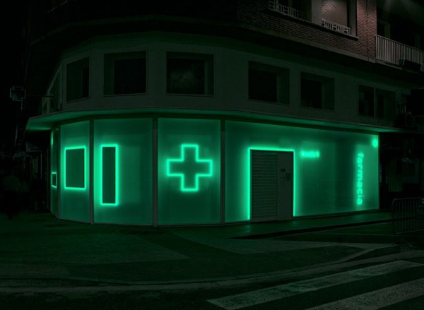 La Puebla 15, chemist's in Palencia by Buj + Colón Architectes, 2010.