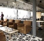 Tentempié. Local reservado exclusivamente para clientes con vistas a la ciudad.