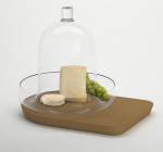 Campana de cristal para el queso con bandeja, adecuada tanto para la protección como degustación de los alimentos. Overcover, Nocc, 2011.