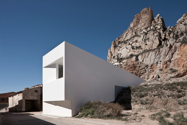 Casa en la ladera de un castillo-