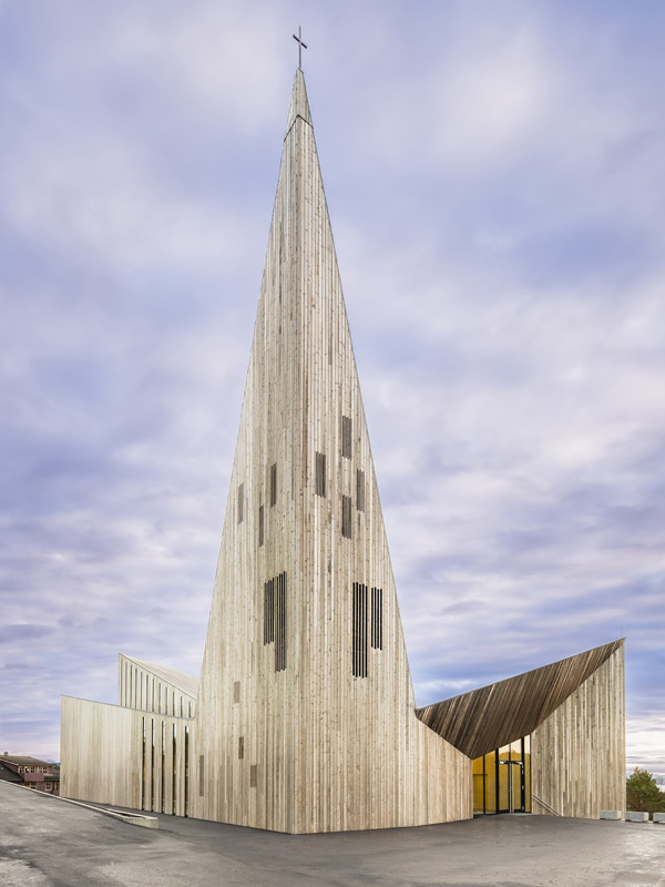 Iglesia de Knarvit por Reifuld Ramstad Architects