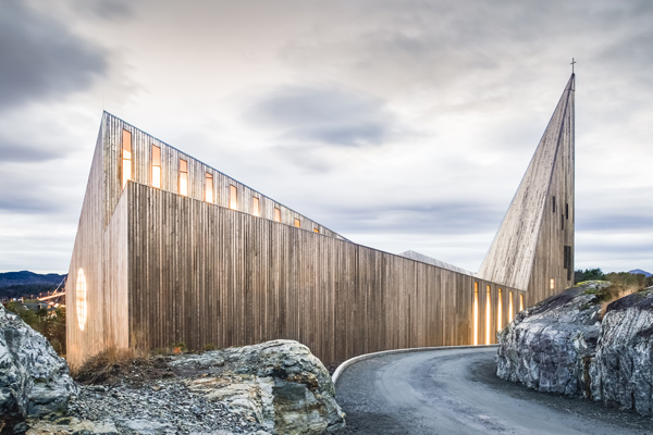 Iglesia de Knarvit por Reifuld Ramstad Architects