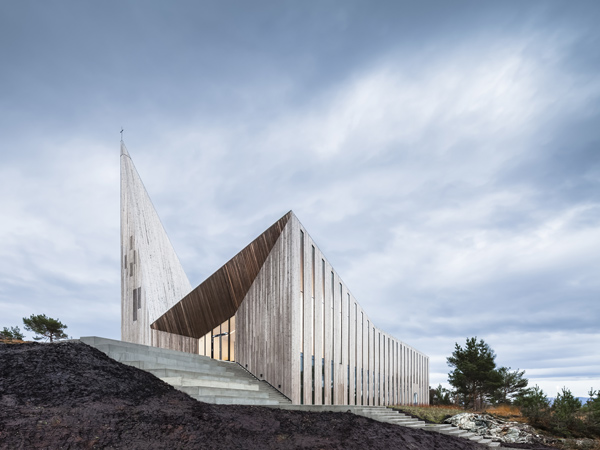 Iglesia de Knarvit por Reifuld Ramstad Architects