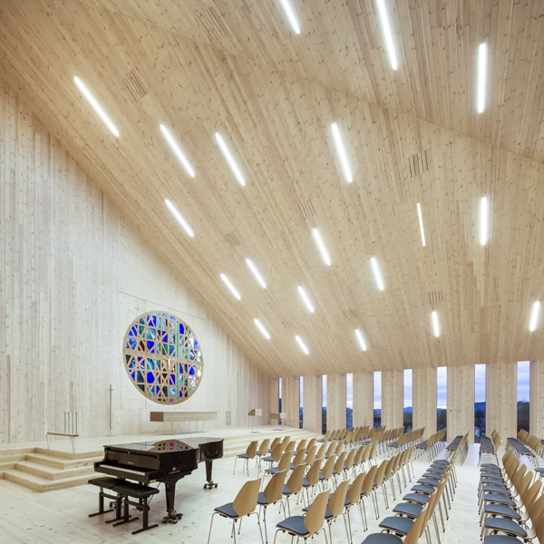 Iglesia de Knarvit por Reifuld Ramstad Architects