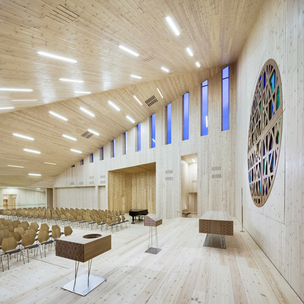 Iglesia de Knarvit por Reifuld Ramstad Architects