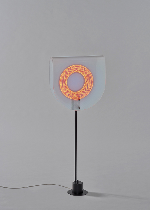 Every Cone, Every Torus, Every Cylinder Light de Arnout Meijer