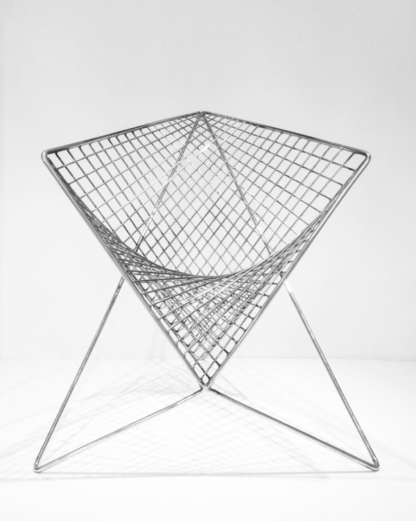 Parabola chair, la silla geométrica de Carlo Aiello