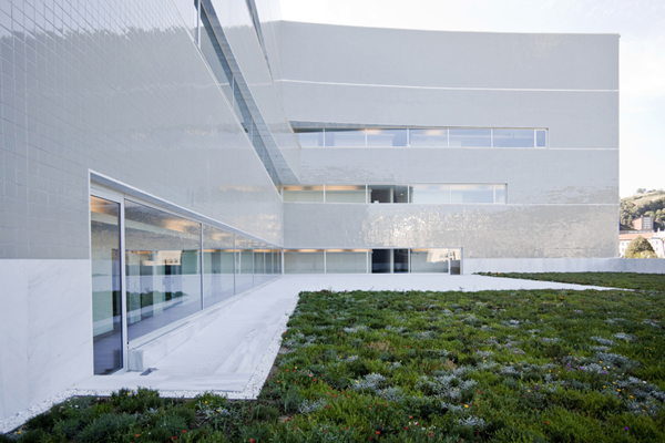 Paraninfo de la Universidad del País Vasco, por Álvaro Siza