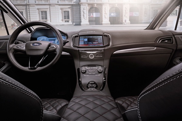 Ford S-Max Vignale interior