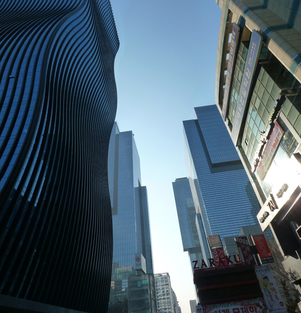 GT Tower East, torre de oficinas de ArchitectenConsort 