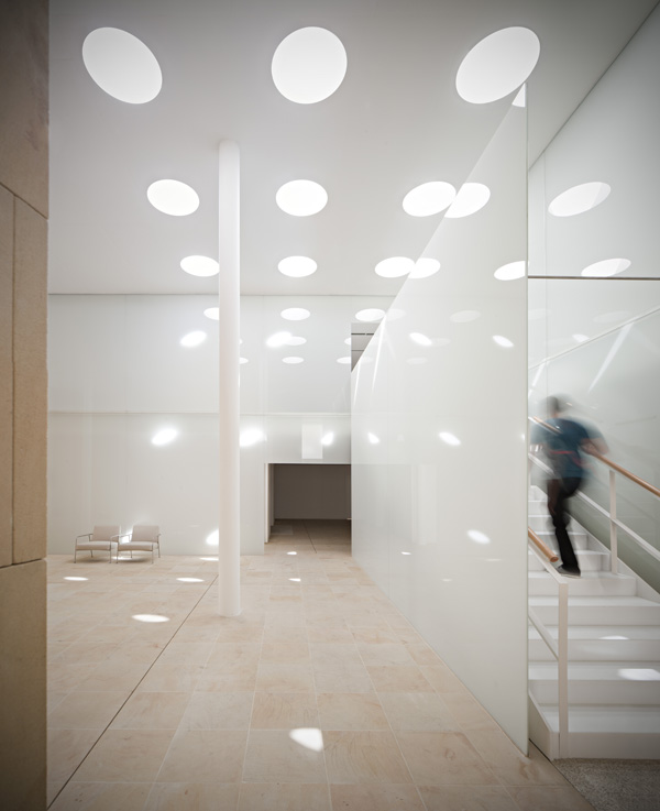 Oficinas en Zamora. Alberto Campo Baeza, 2012. Fotografía de Javier Callejas.