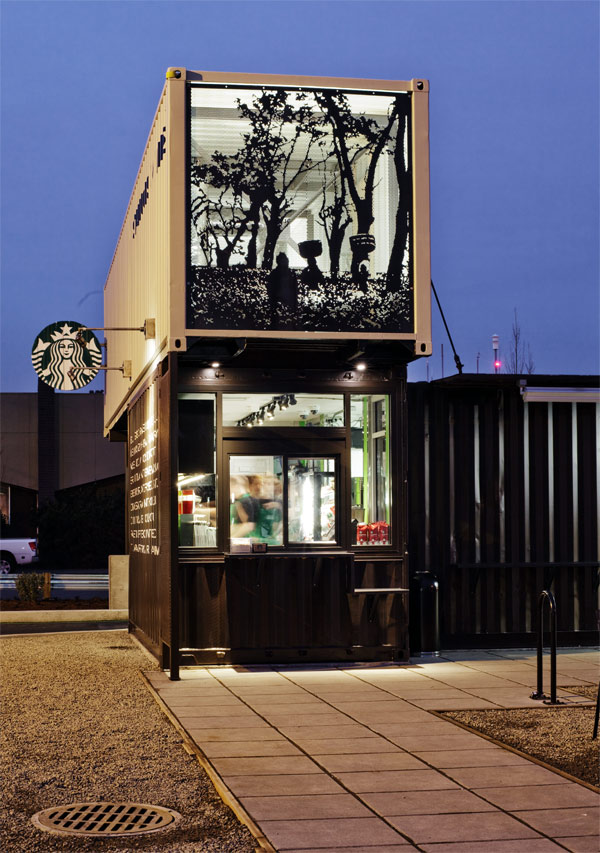 Entrada de la cafetería, Starbucks, 2011. Fotografía de Tom Ackerman.