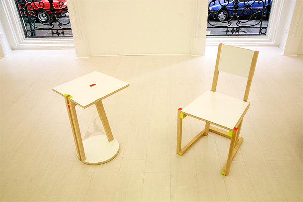 Mondo y lirondo, exposición de muebles de Pedro Feduchi