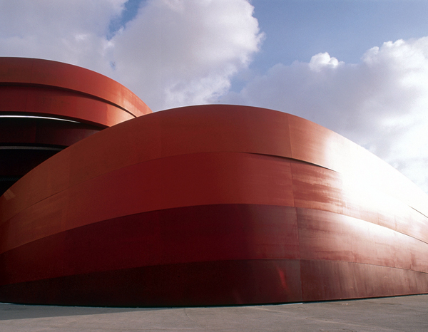 Museo del diseño en Holon, Ron Arad Architects.