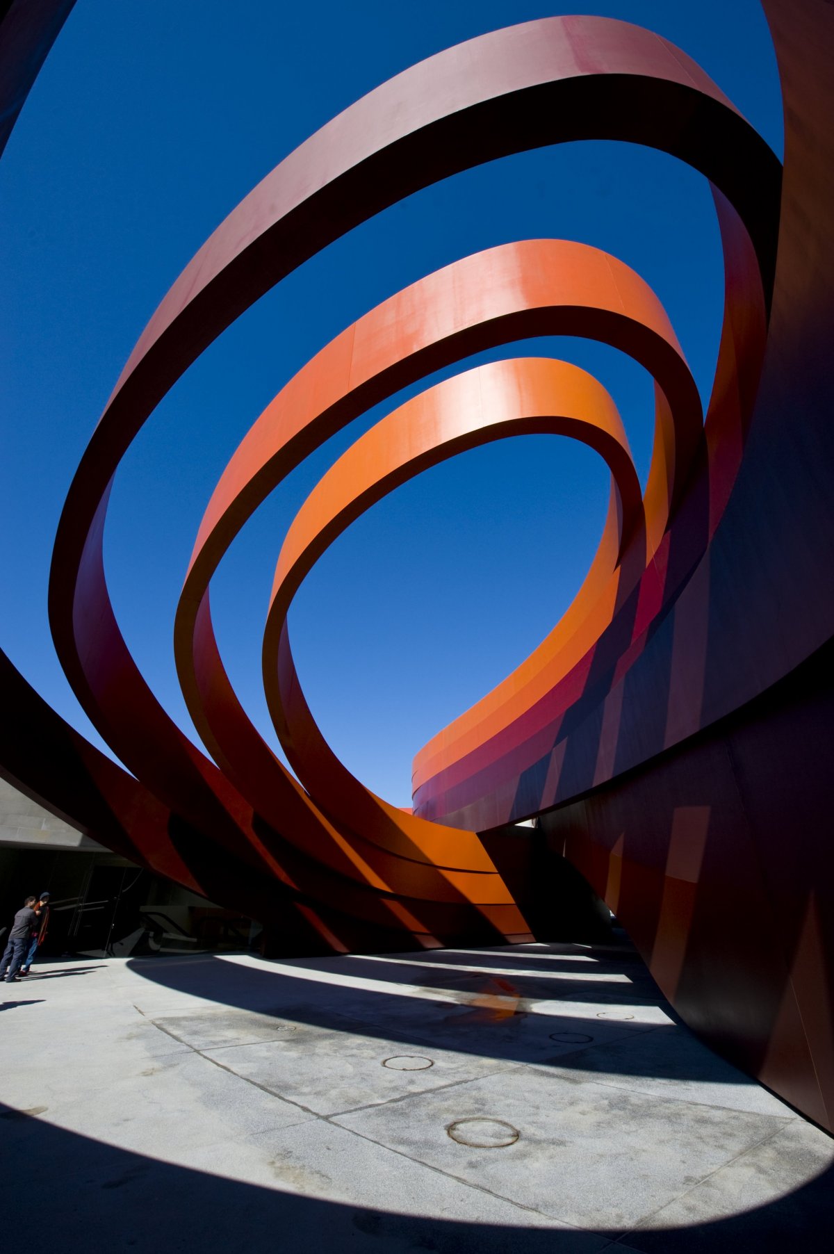 Museo del diseño en Holon, Ron Arad Architects. 
