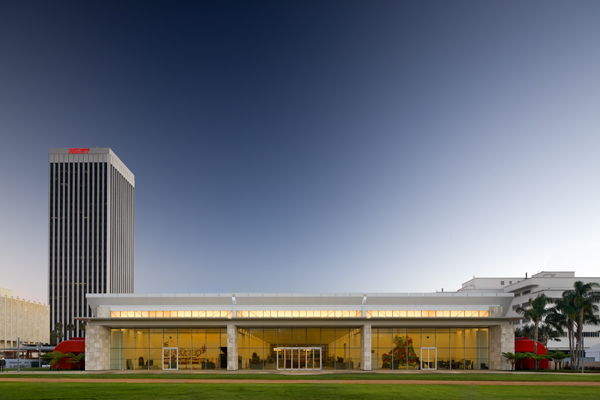 Resnick Pavilion, museo de luz por Renzo Piano