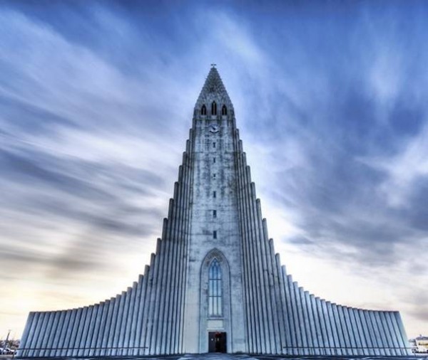 15-La-Iglesia-de-Hallgrimur-en-Reykjavik-Islandia-600x506.jpg