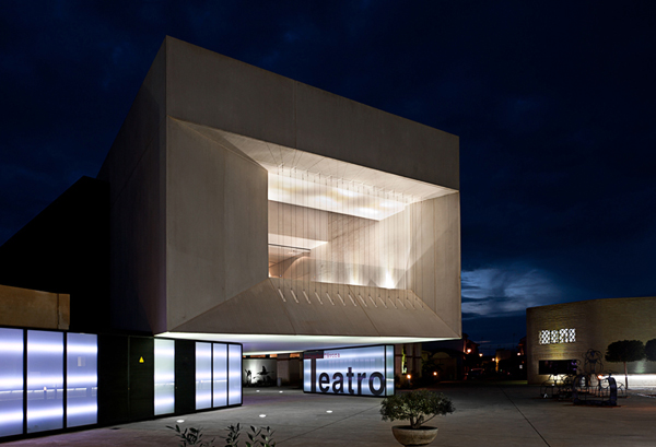 Donaire Arquitectos, Teatro en Almonte (Huelva)