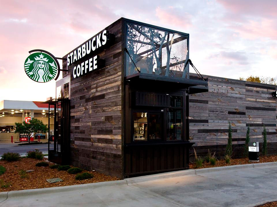 Contenedores de transporte para una cafetería Starbucks