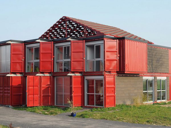 Vivienda de contenedores reciclados en Lille, por Patrick Partouche