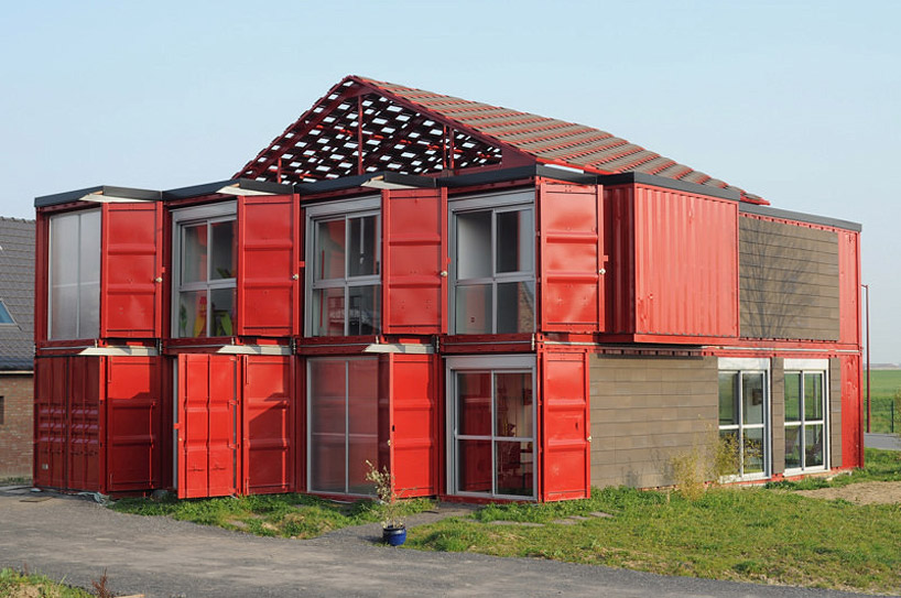 Vivienda de contenedores reciclados en Lille, por Patrick Partouche