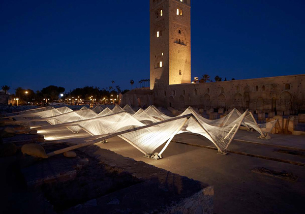 Loom-Hyperbolic, intervención de Barkow Leibinger para la Bienal de Marrakech 2012