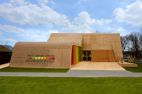 Pabellón de España para la feria Floriade por Pulgón Estudio