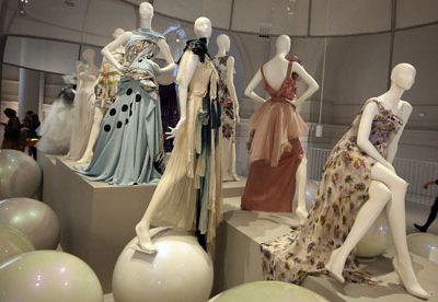 VA-Ballgowns-exhibition-008.jpg