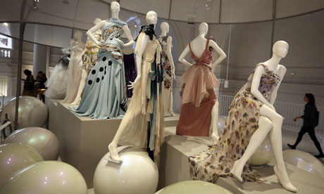 VA-Ballgowns-exhibition-008.jpg