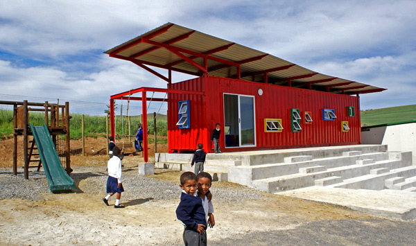 Vissershok, escuela contenedor de Tsai Design Studio en Sudáfrica