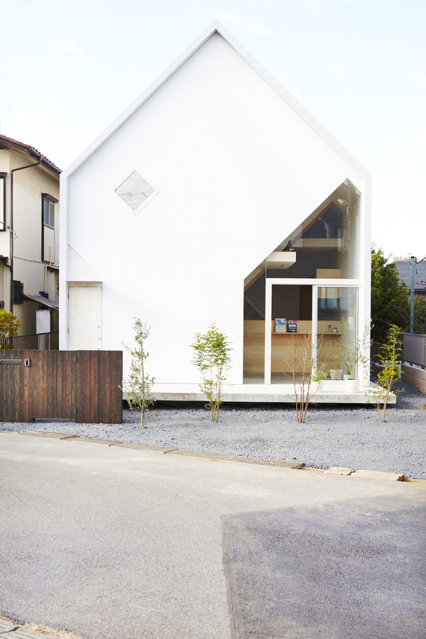 Casa H de Hiroyuki Shinozaki Architects, el teatro de lo cotidiano