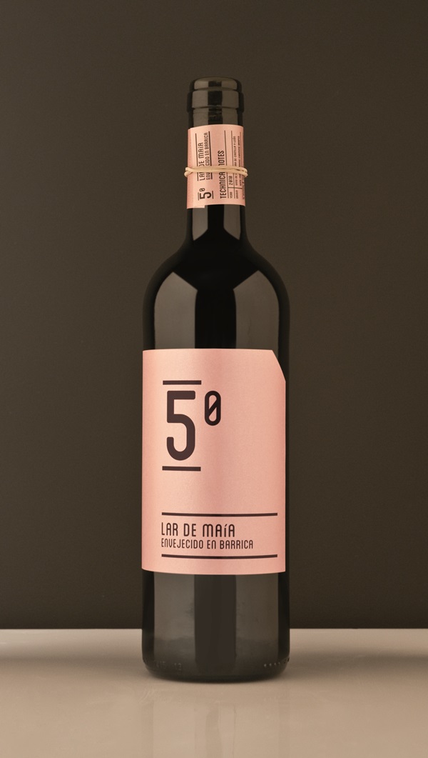 Etiquetas de los vinos Lar de Maía, por Javier Garduño