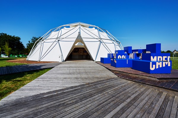 Francis Kéré diseña un espacio pop-up para Camper y Vitra