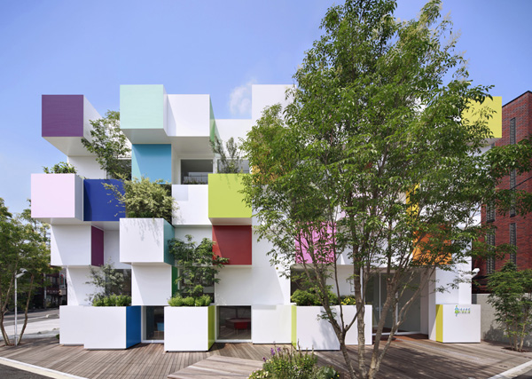 Sucursal Nakaaoki del Sugamo Shinkin Bank por Emmanuelle Moureaux