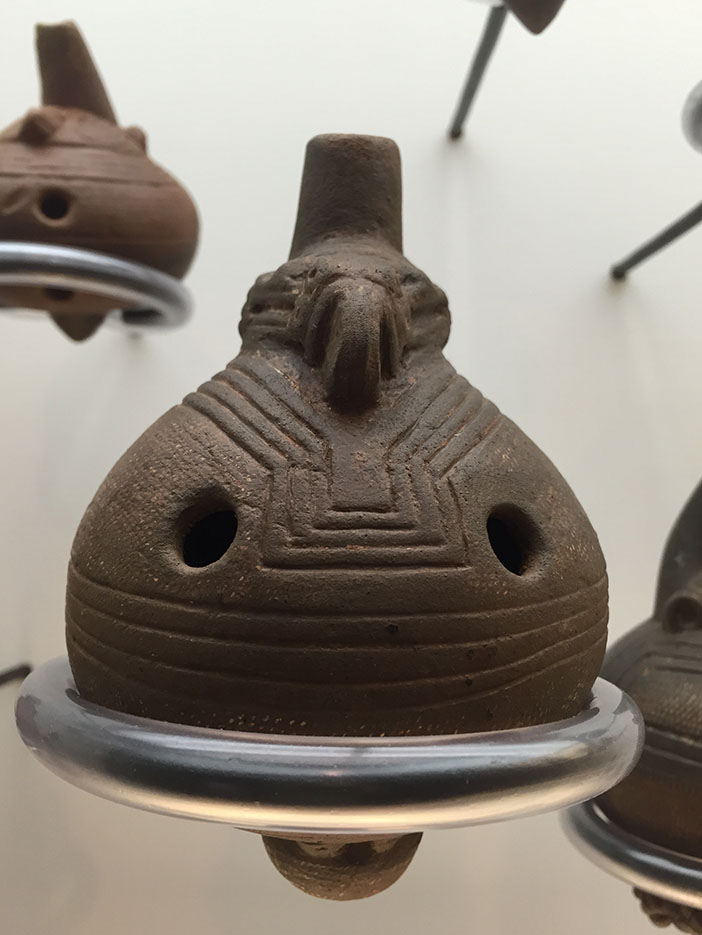 El registro del sonido depende del tamaño de la ocarina, foto cortesía del Museo Nacional. 