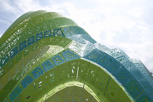 Pleated Inflation, Marc Fornes/Theverymany™, 2015.