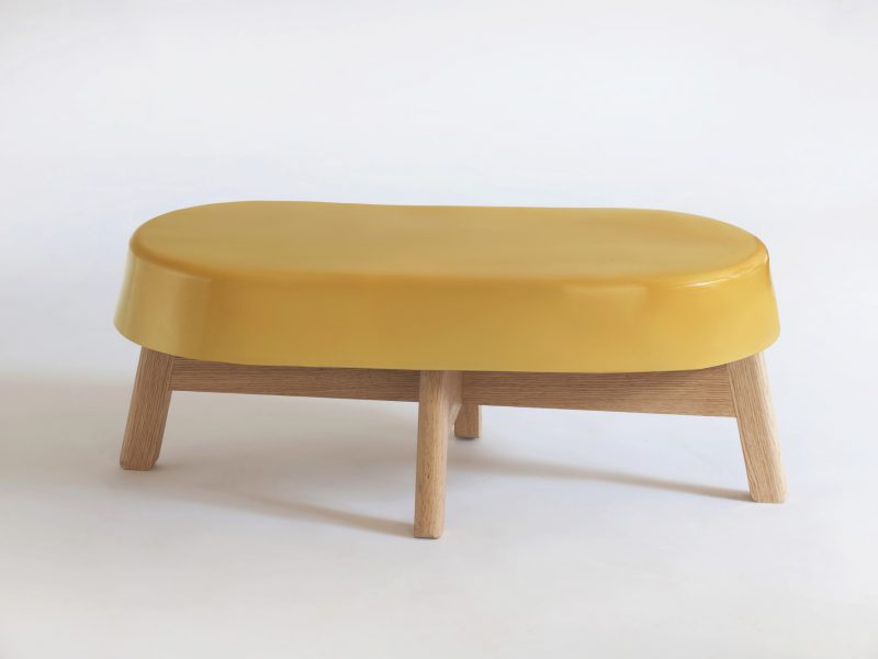 Ceramicables, las mesas/banco de Esrawe Studio. Cerámica y madera de encino
