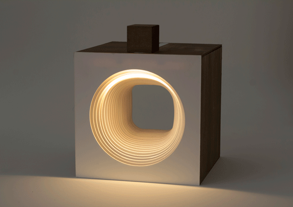 Panta Rei, el cubo luminoso diseñado por los estudiantes del master en Product Design for Innovation del Politécnico de Milano, (Italia), 2016