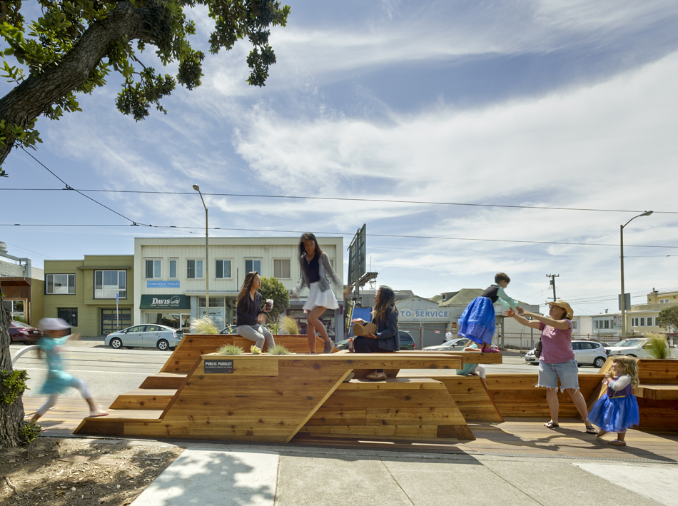 Sunset Parklet, nuevo concepto de equipamiento público de Interstice Architects