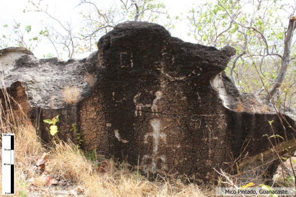 Pintura rupestre y petroglifos “Mico Pintado” en la provincia de Guanacaste. Fotografía cortesía del Museo del Jade.