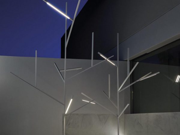 Blau, el árbol arquitectónico de Fran Silvestre Arquitectos para GandiaBlasco, Valencia (España), 2016.