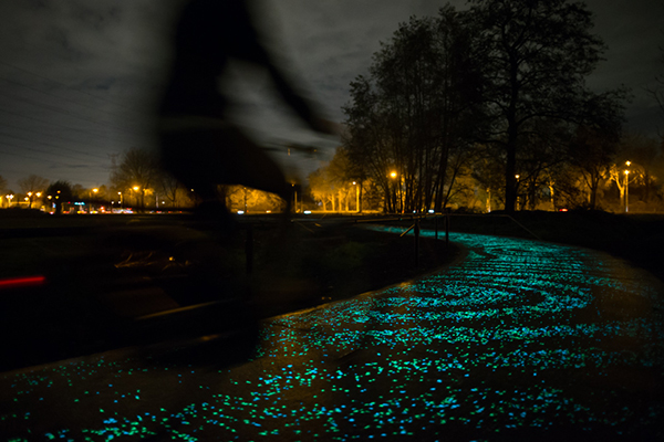 Van Gogh-Roosegaarde, el carril luminiscente para bicicletas