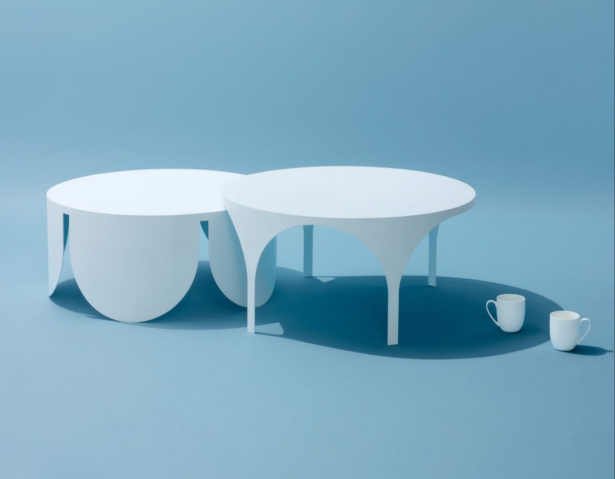 Two Tables, las mesas de café opuestas y complementarias de BoardGrove Architects