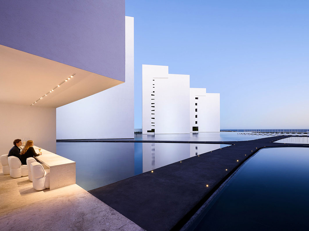 Mar Adentro, el hotel flotante de Miguel Ángel Aragonés en México