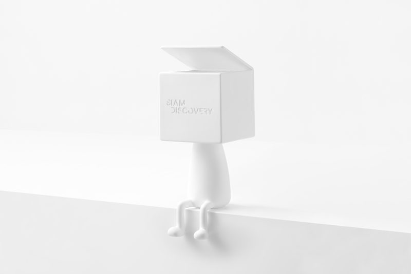 Discovery Man, el símbolo de Siam Discovery, Nendo, 2016 © Takumi Ota