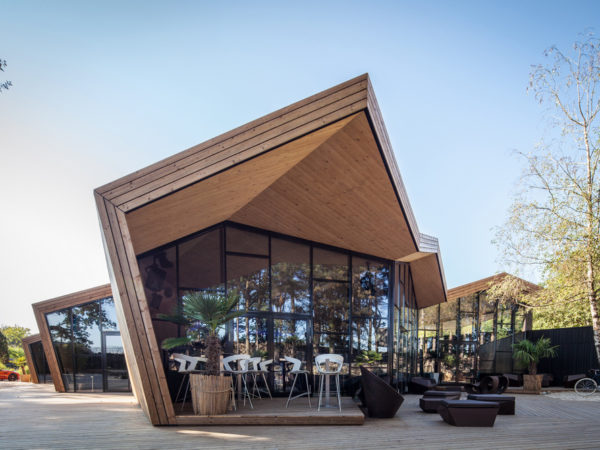 Boos Beach Club, el restaurante inspirado en el origami, Metaform architects, Luxemburgo, 2016, © Steve Troes Fotodesign