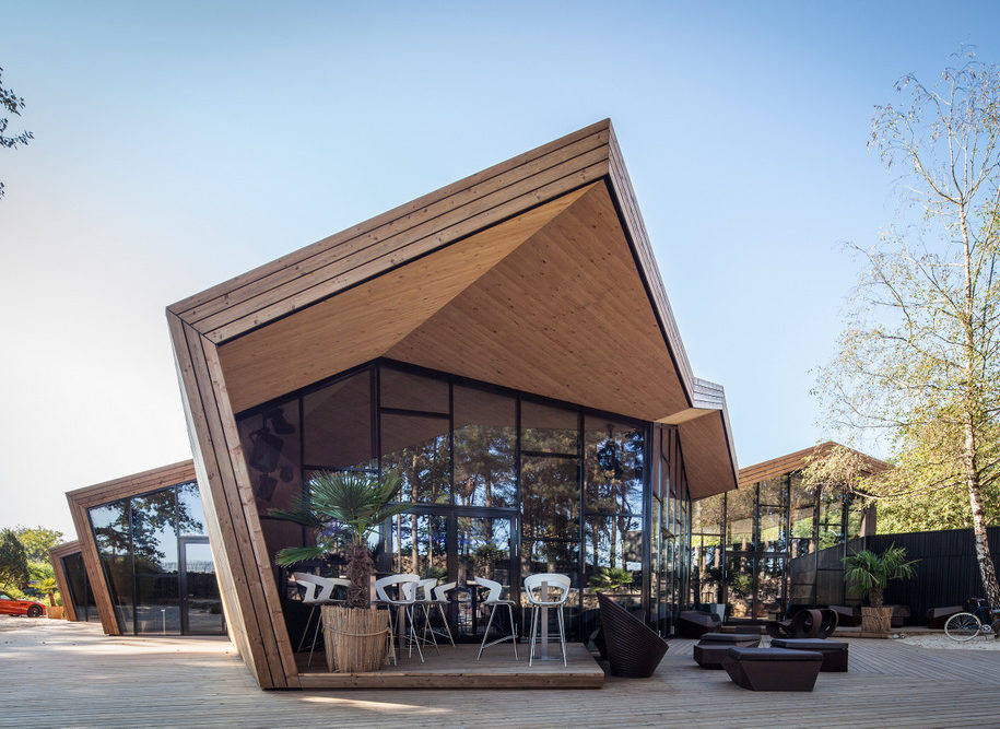 Boos Beach Club, el restaurante inspirado en el origami, Metaform architects, Luxemburgo, 2016, © Steve Troes Fotodesign