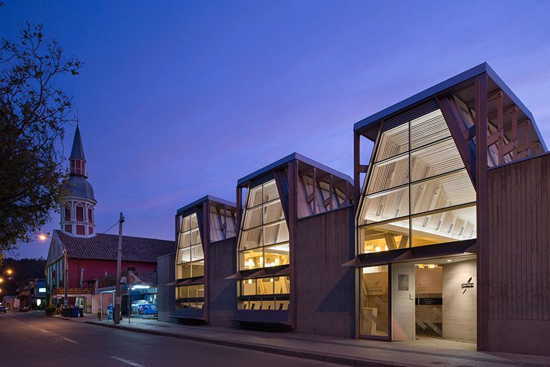 Biblioteca Municipal de Constitución, Chile. Sebastián Irarrazaval Arquitectos, 2016